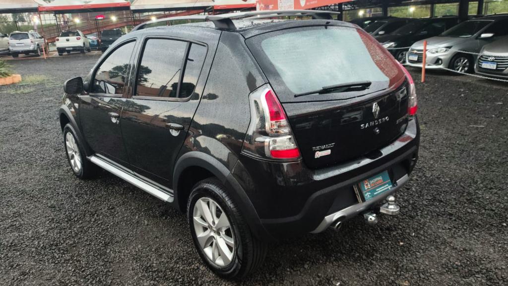 RENAULT Sandero - Foto