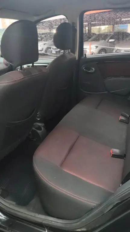 RENAULT Sandero - Foto