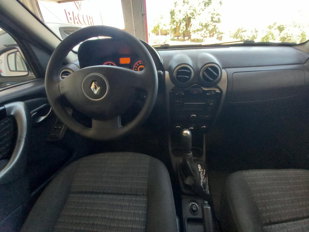 RENAULT Sandero - Foto