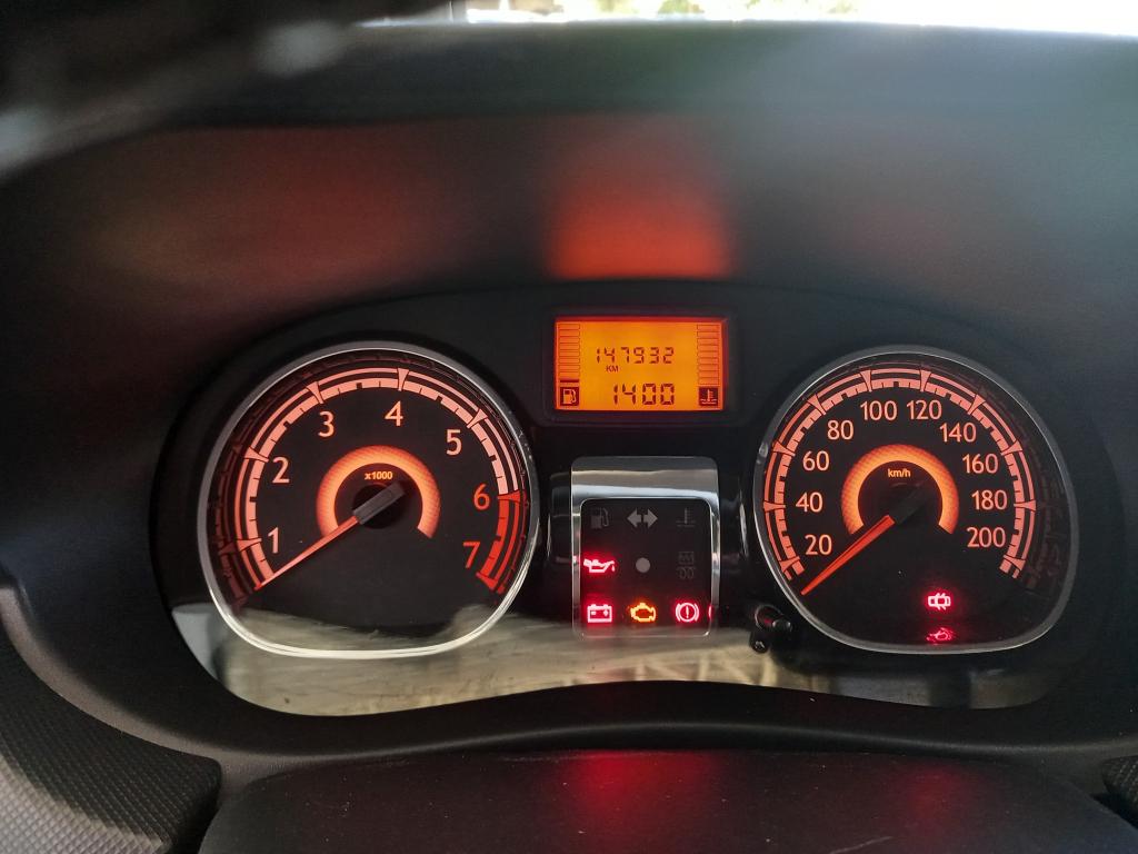 RENAULT Sandero - Foto