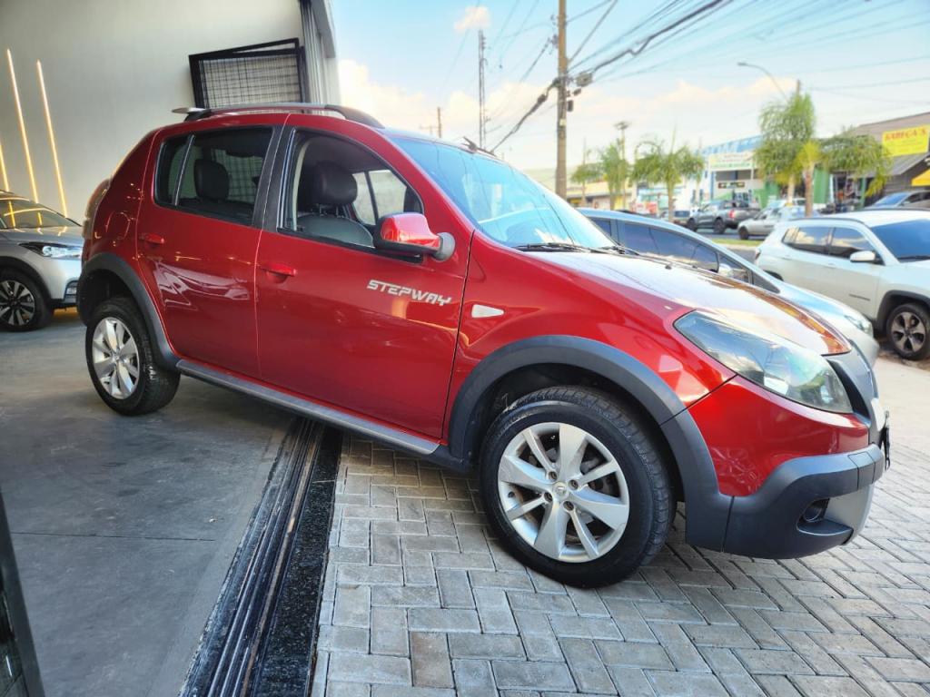 RENAULT Sandero - Foto