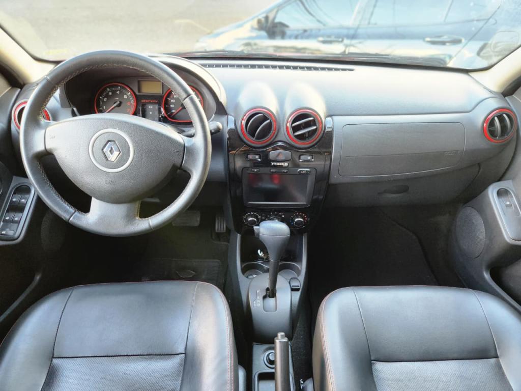 RENAULT Sandero - Foto