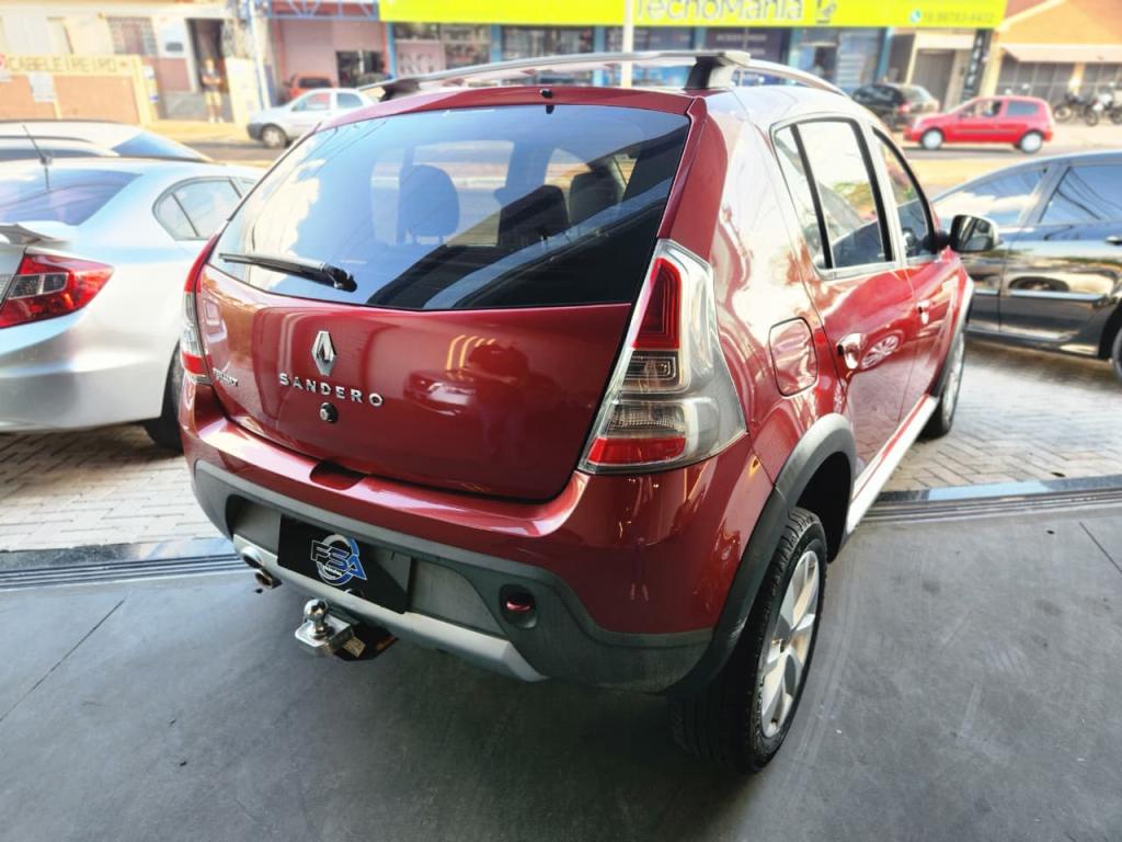 RENAULT Sandero - Foto