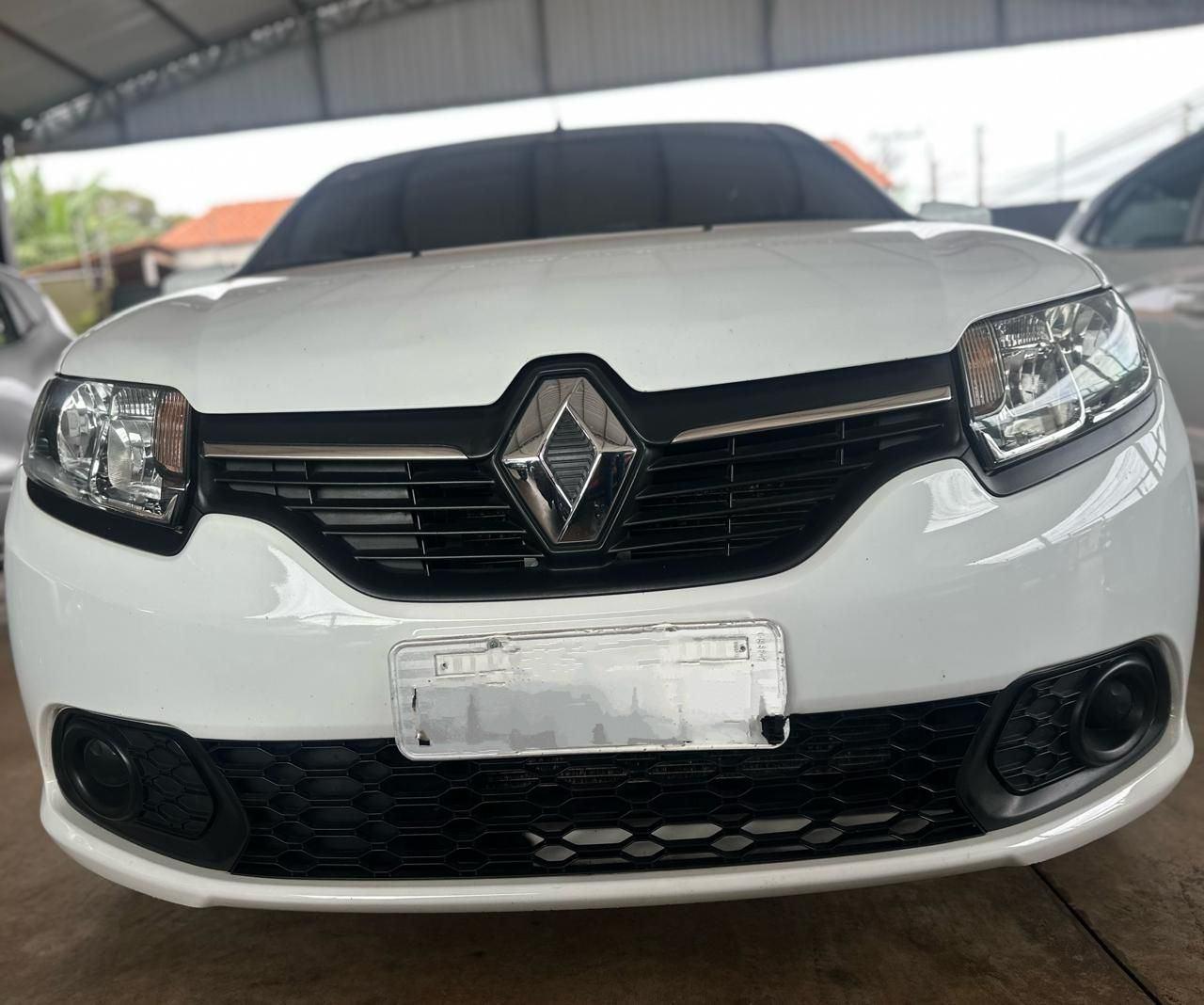 RENAULT Sandero - Foto