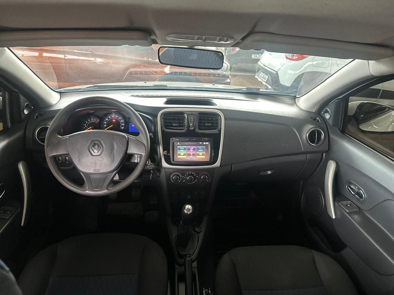 RENAULT Sandero - Foto