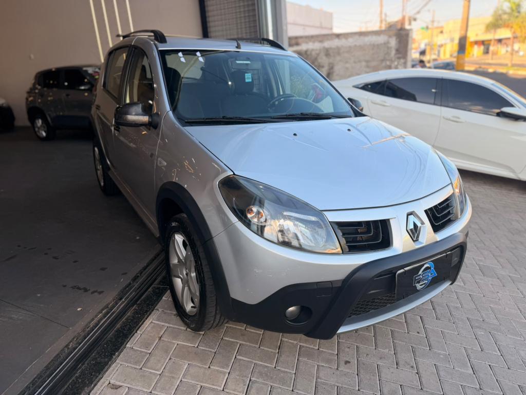 RENAULT Sandero - Foto