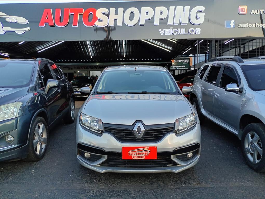 RENAULT Sandero - Foto