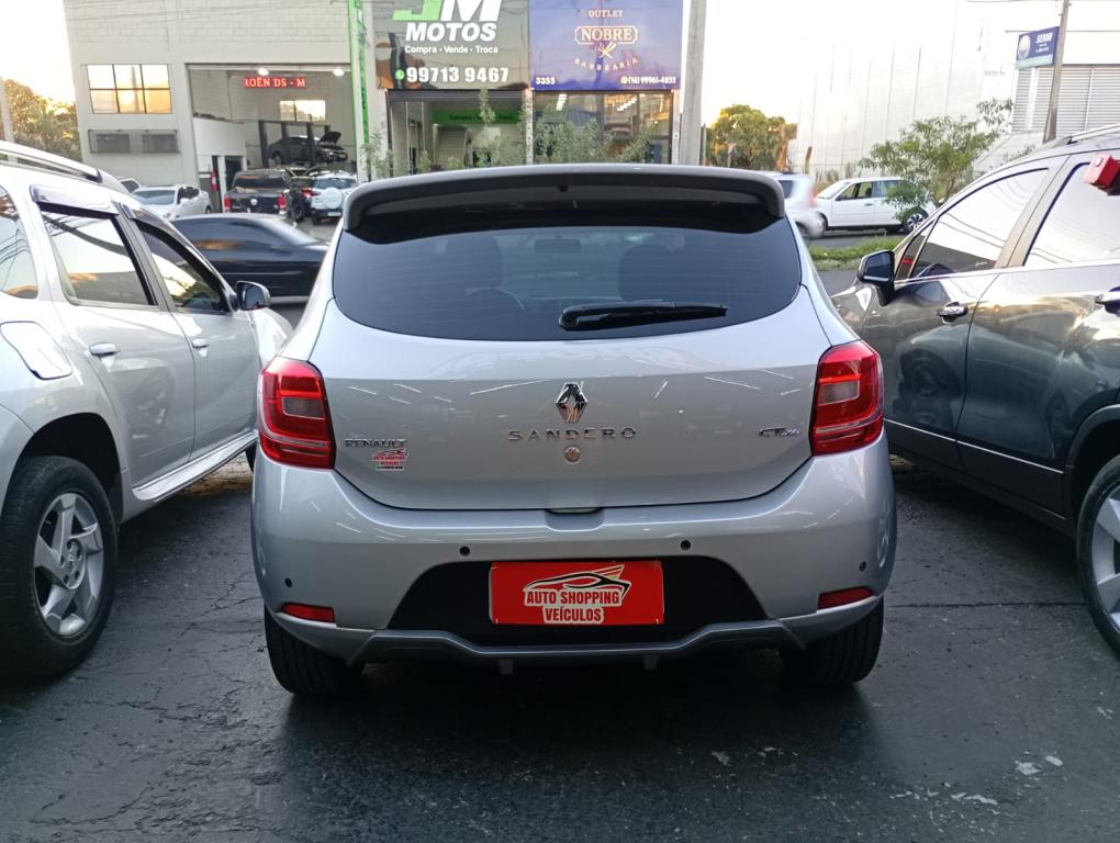 RENAULT Sandero - Foto