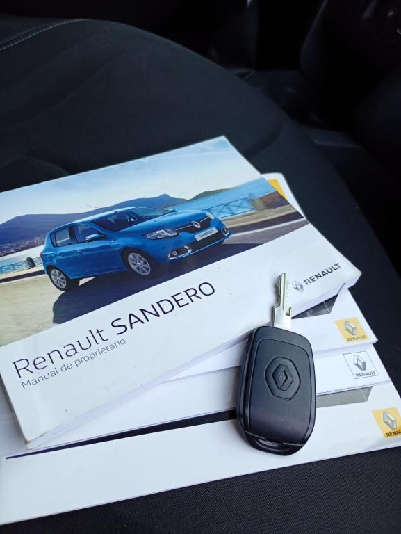 RENAULT Sandero - Foto