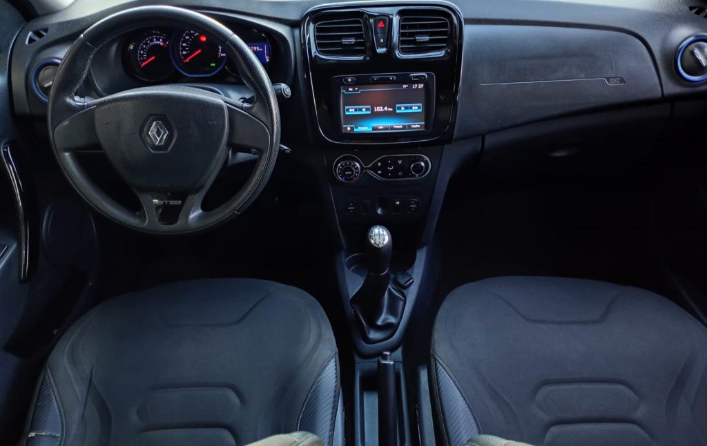 RENAULT Sandero - Foto