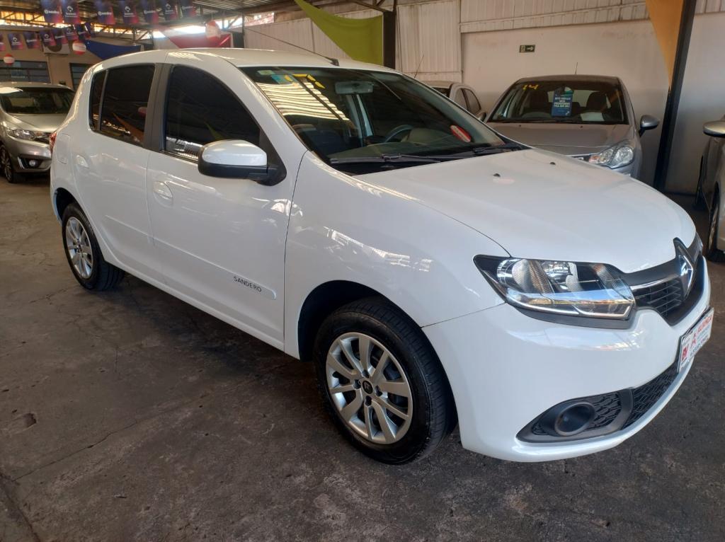 RENAULT Sandero - Foto