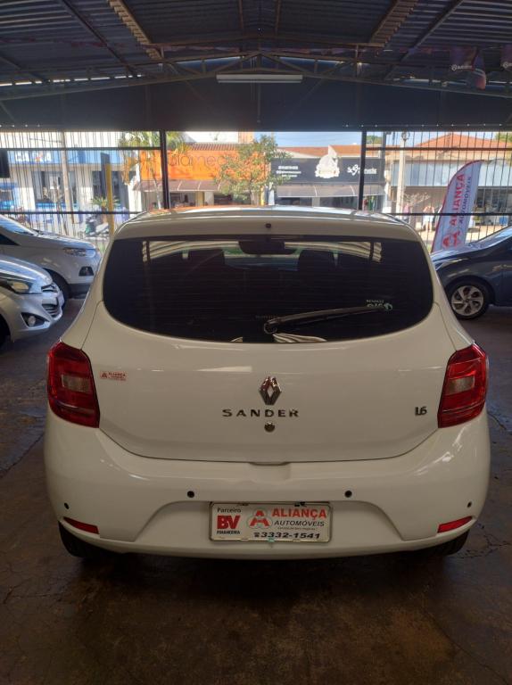 RENAULT Sandero - Foto