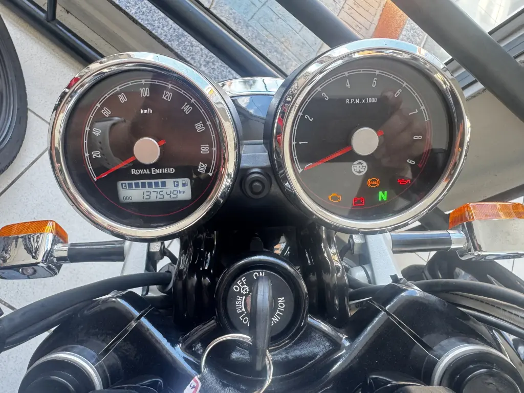 ROYAL ENFIELD Interceptor 650 - Foto