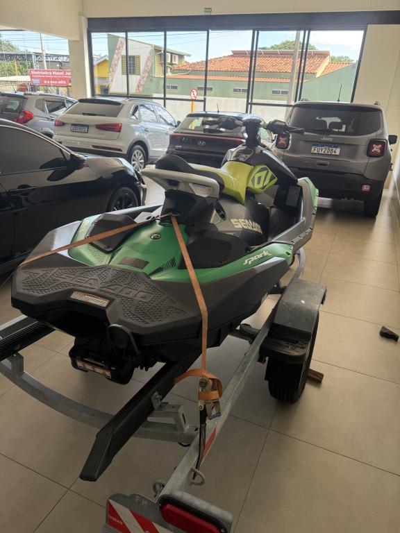 SEA DOO Spark Trixx 900 - Foto