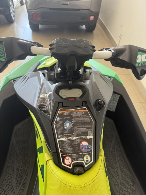SEA DOO Spark Trixx 900 - Foto