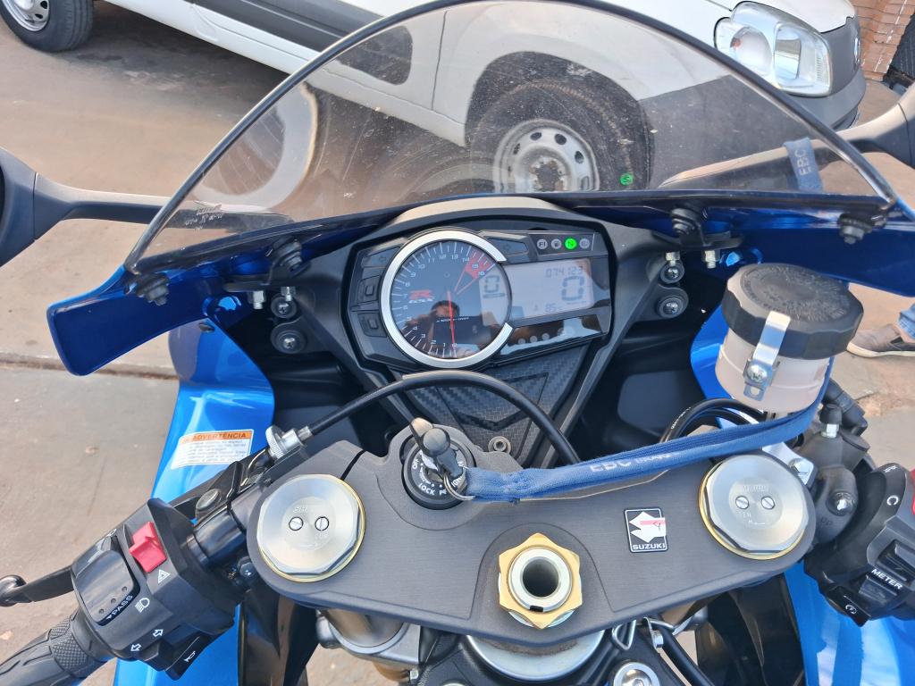 SUZUKI GSX-R 750 Srad - Foto