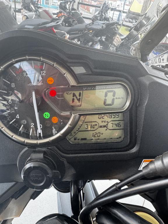 SUZUKI V-Strom DL 1000 - Foto