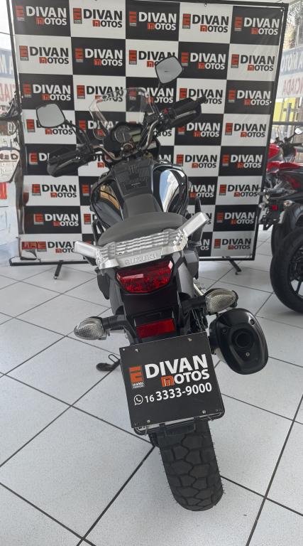 SUZUKI V-Strom DL 1000 - Foto