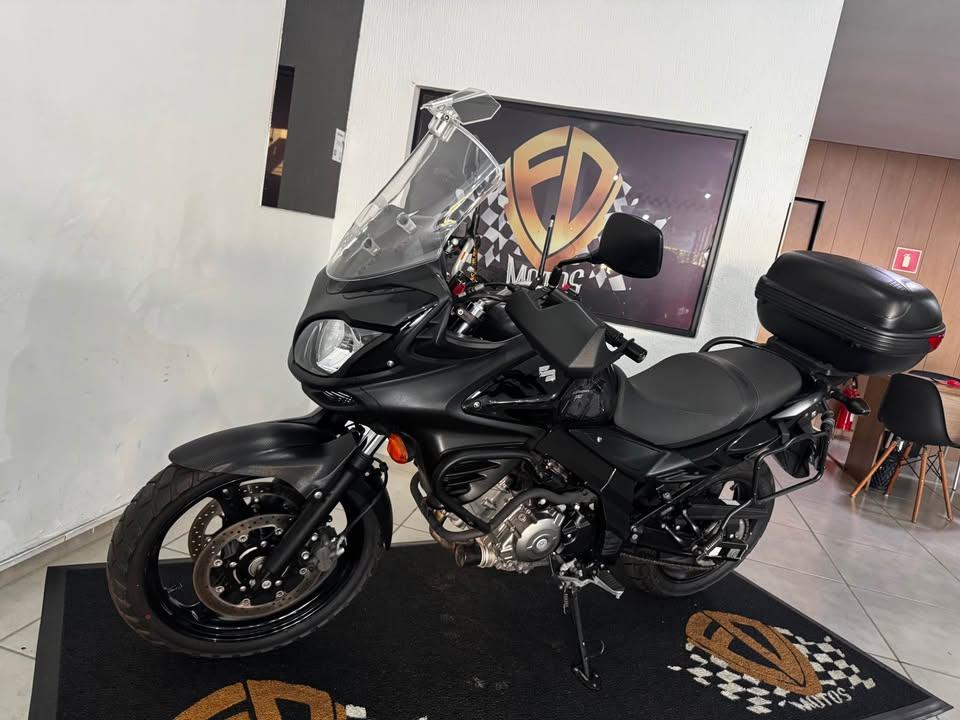 SUZUKI V-Strom DL 650 - Foto