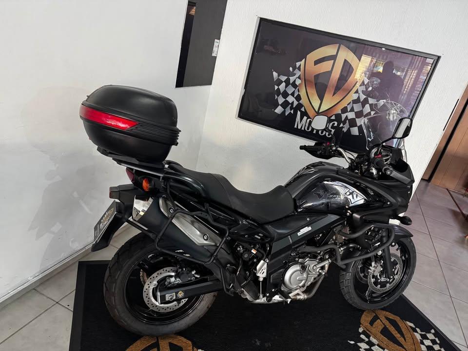SUZUKI V-Strom DL 650 - Foto
