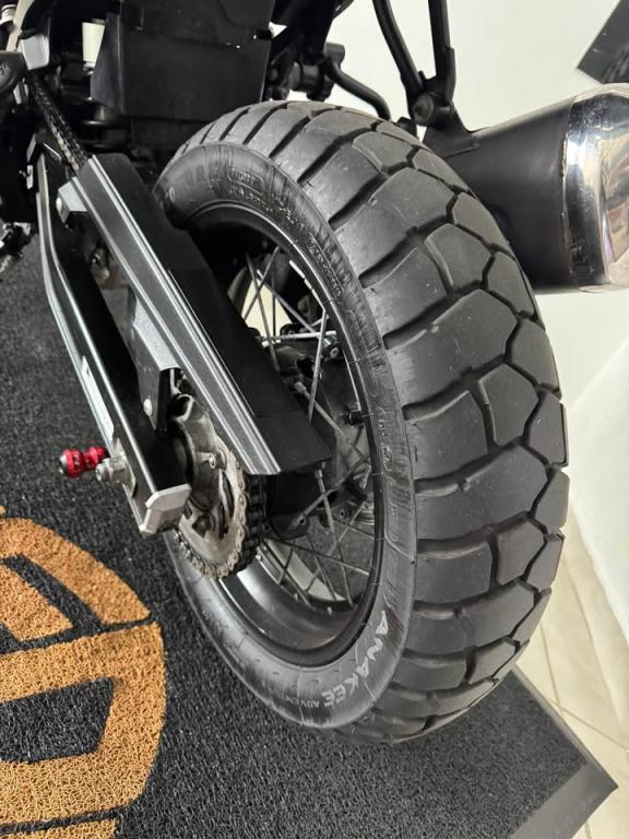 SUZUKI V-Strom DL 650 - Foto