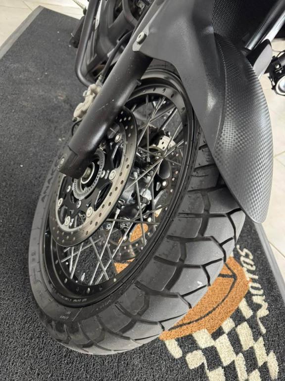 SUZUKI V-Strom DL 650 - Foto