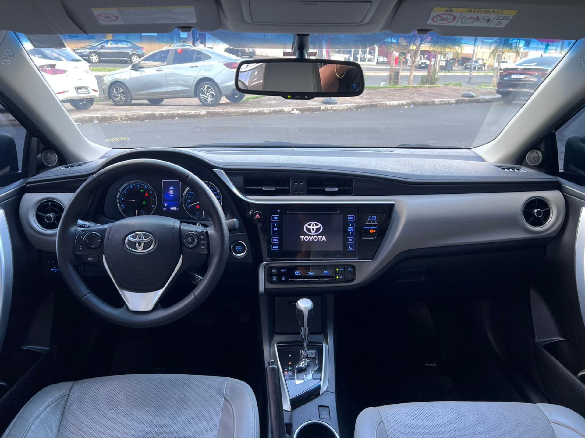 TOYOTA Corolla - Foto