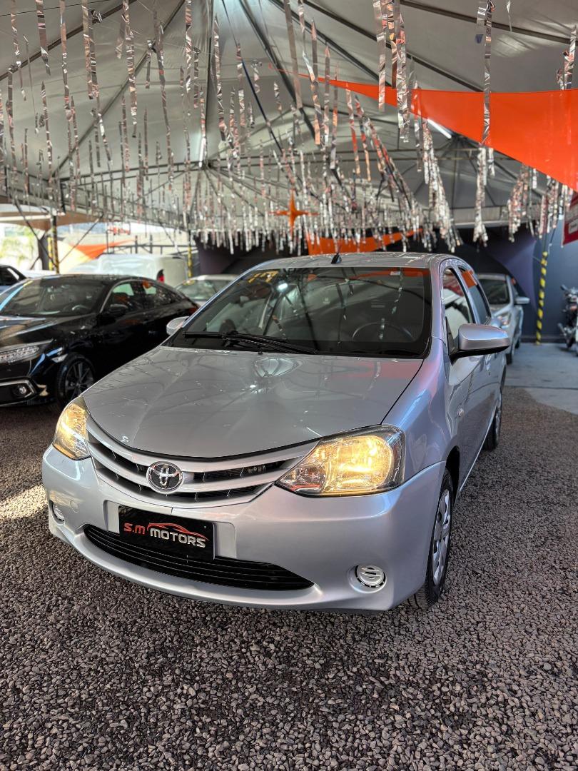 TOYOTA Etios Hatch
