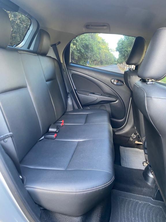 TOYOTA Etios Hatch - Foto