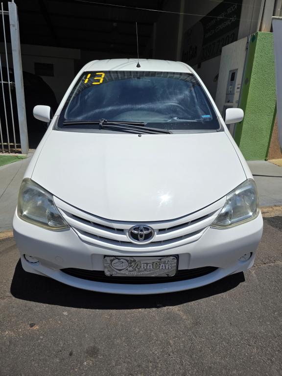 TOYOTA Etios Hatch