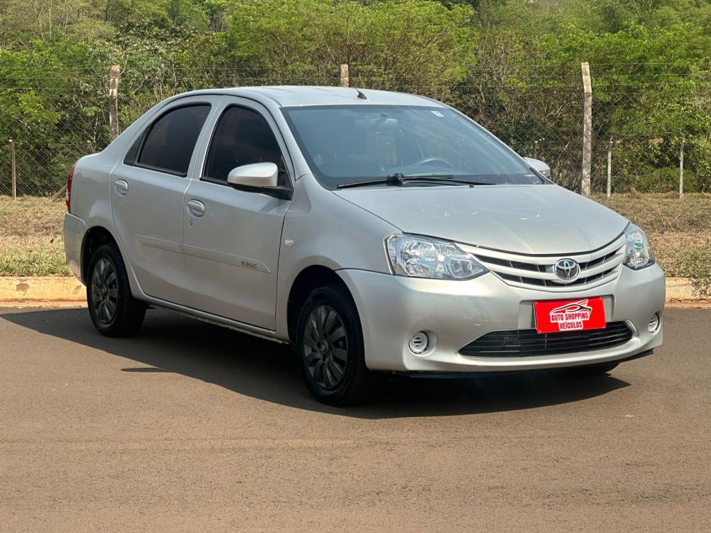 TOYOTA Etios Sedan - Miniatura