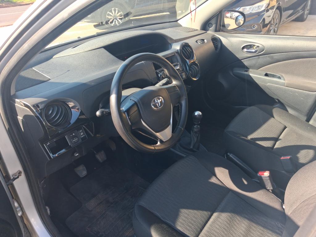 TOYOTA Etios Sedan - Foto