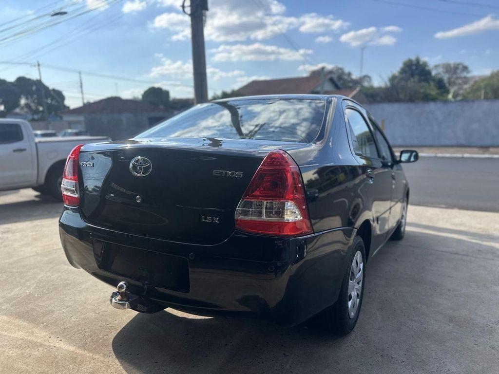 TOYOTA Etios Sedan - Foto