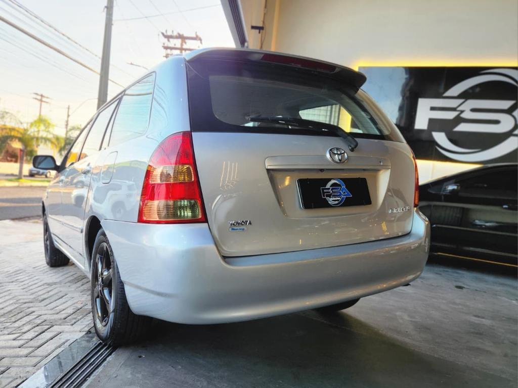 TOYOTA Fielder - Foto