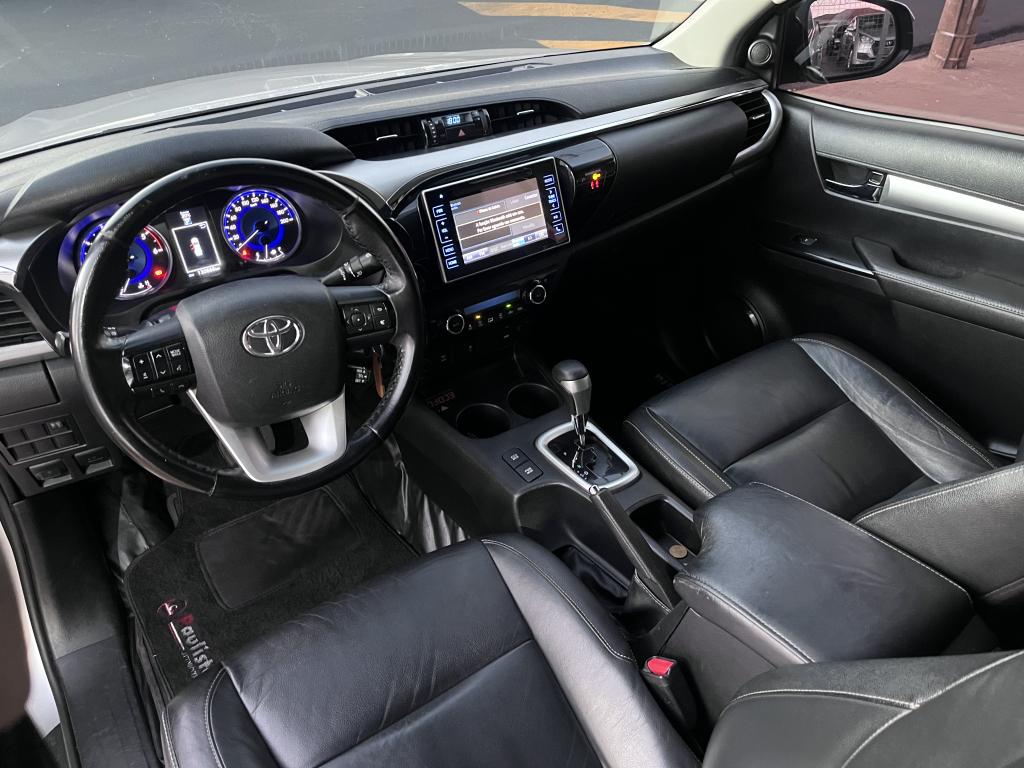 TOYOTA Hilux Caminhonete - Miniatura