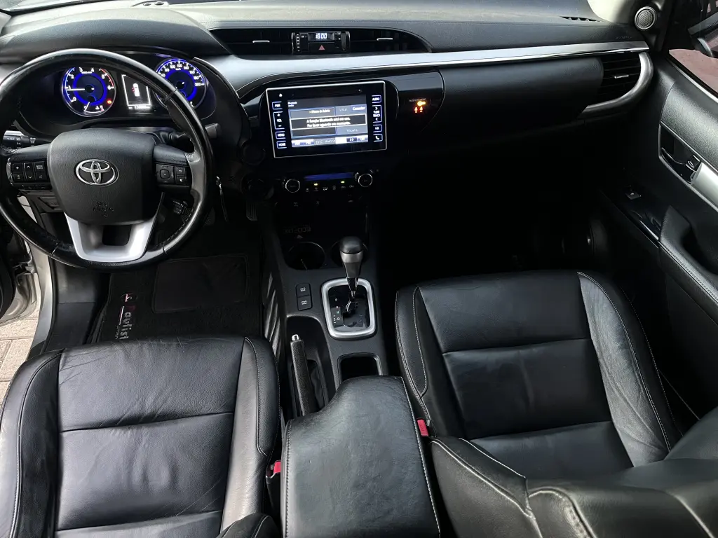 TOYOTA Hilux Caminhonete - Miniatura