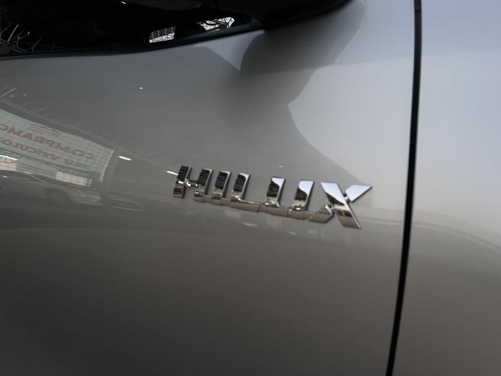 TOYOTA Hilux Caminhonete - Miniatura