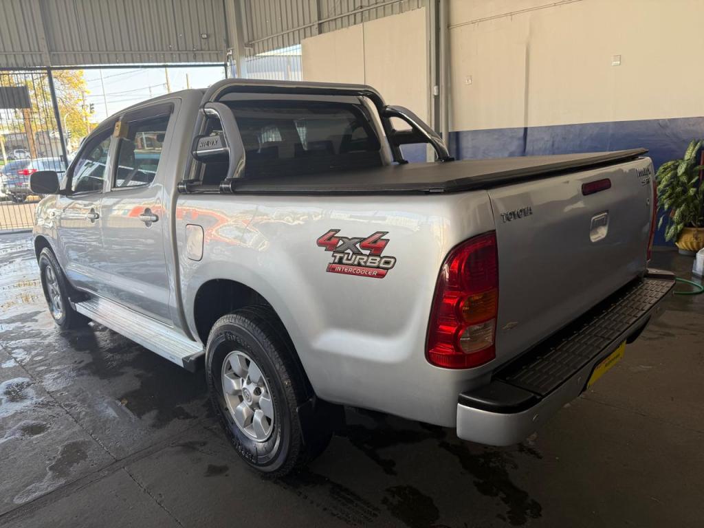 TOYOTA Hilux Caminhonete - Foto