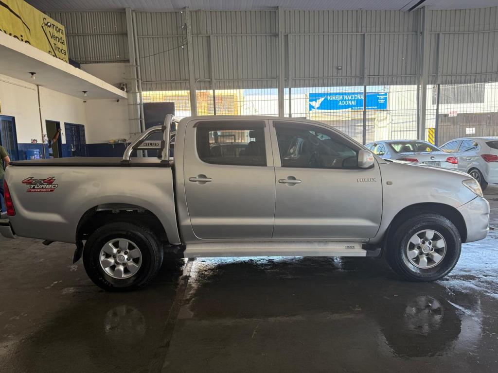 TOYOTA Hilux Caminhonete - Foto