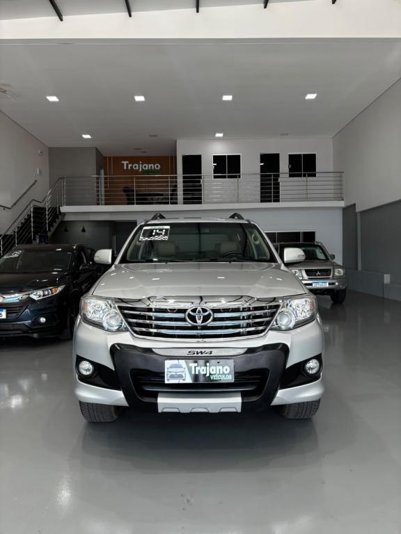 TOYOTA Hilux SW4 - Foto