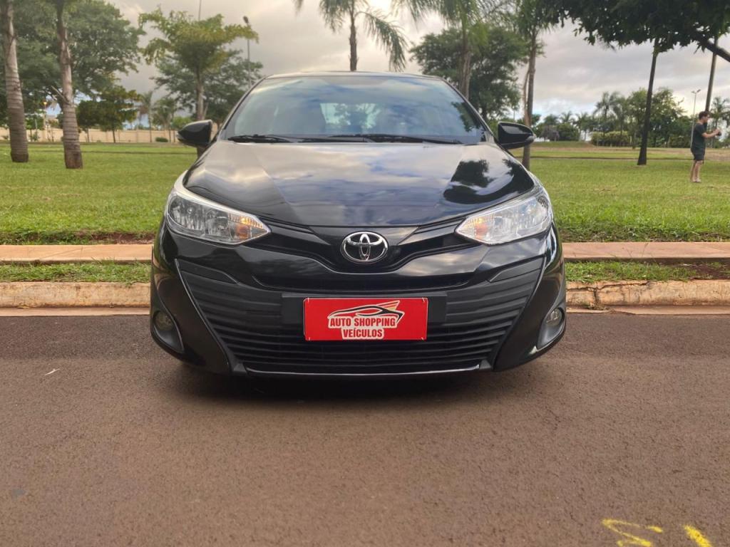 TOYOTA Yaris Sedan - Foto