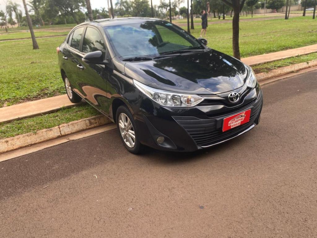 TOYOTA Yaris Sedan - Foto