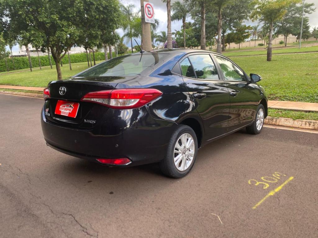 TOYOTA Yaris Sedan - Foto