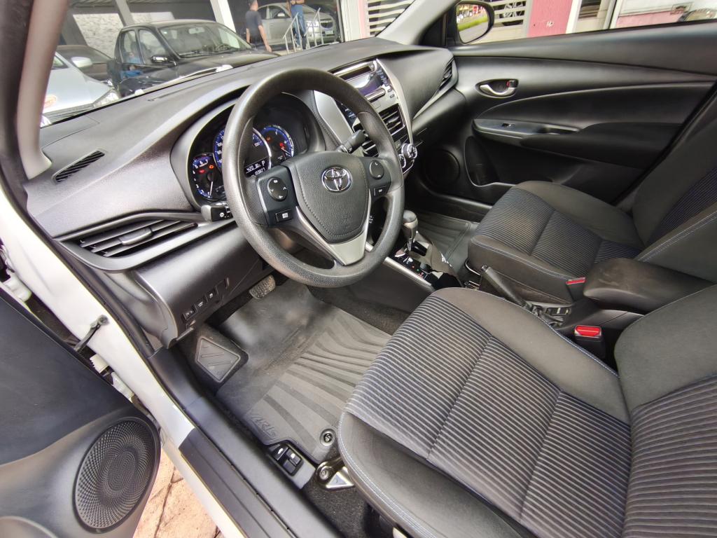 TOYOTA Yaris Sedan - Foto