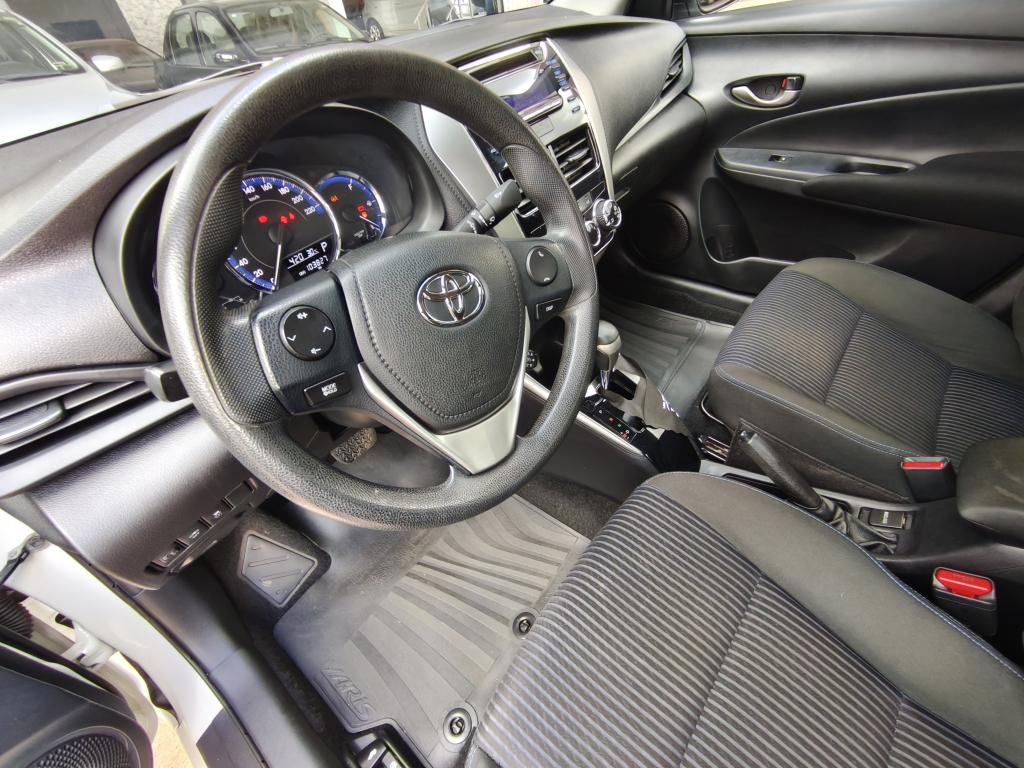 TOYOTA Yaris Sedan - Foto