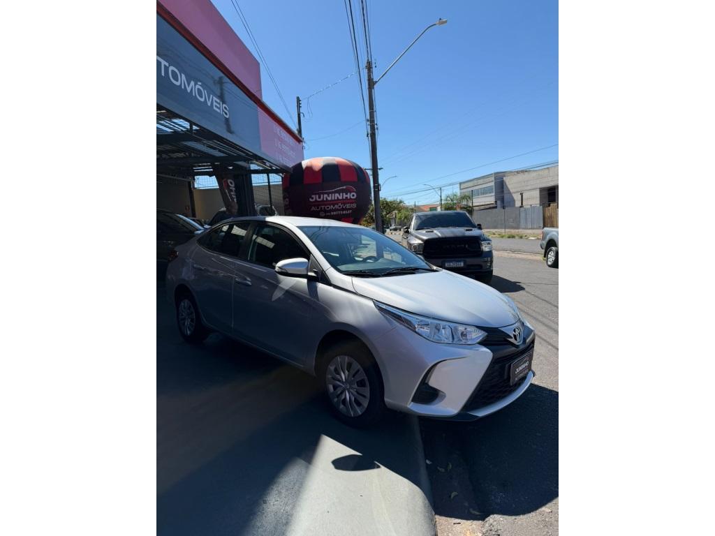TOYOTA Yaris Sedan - Foto