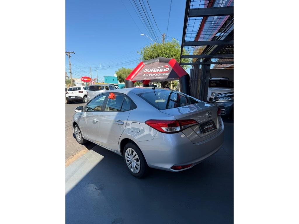 TOYOTA Yaris Sedan - Foto