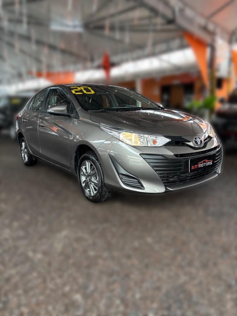 TOYOTA Yaris Sedan - Foto