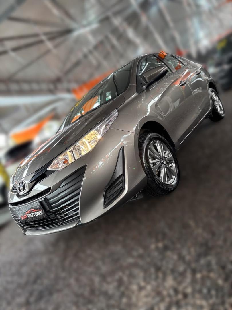 TOYOTA Yaris Sedan - Foto