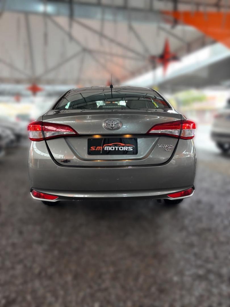 TOYOTA Yaris Sedan - Foto